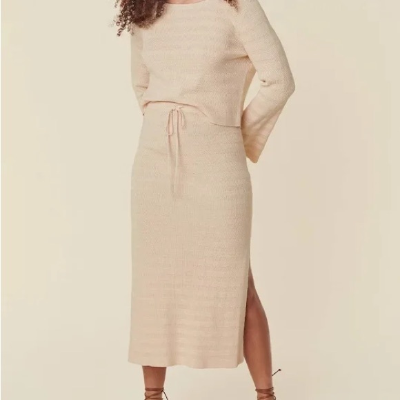 Spell and the Gypsy Skirt - Picture 2 of 6